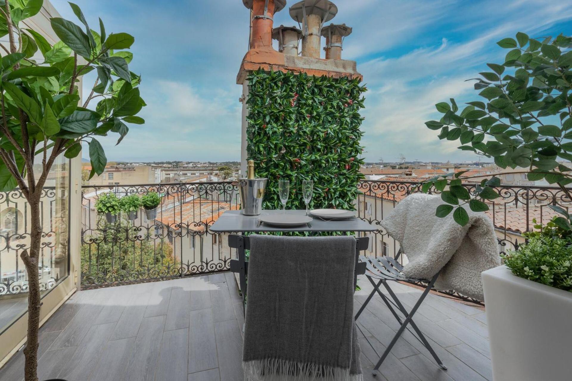 La Terrasse, Vue Sur Les Toits De Montpellier Apartment Exterior foto